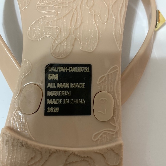 Steve Madden Sandals - Picture 3 of 4